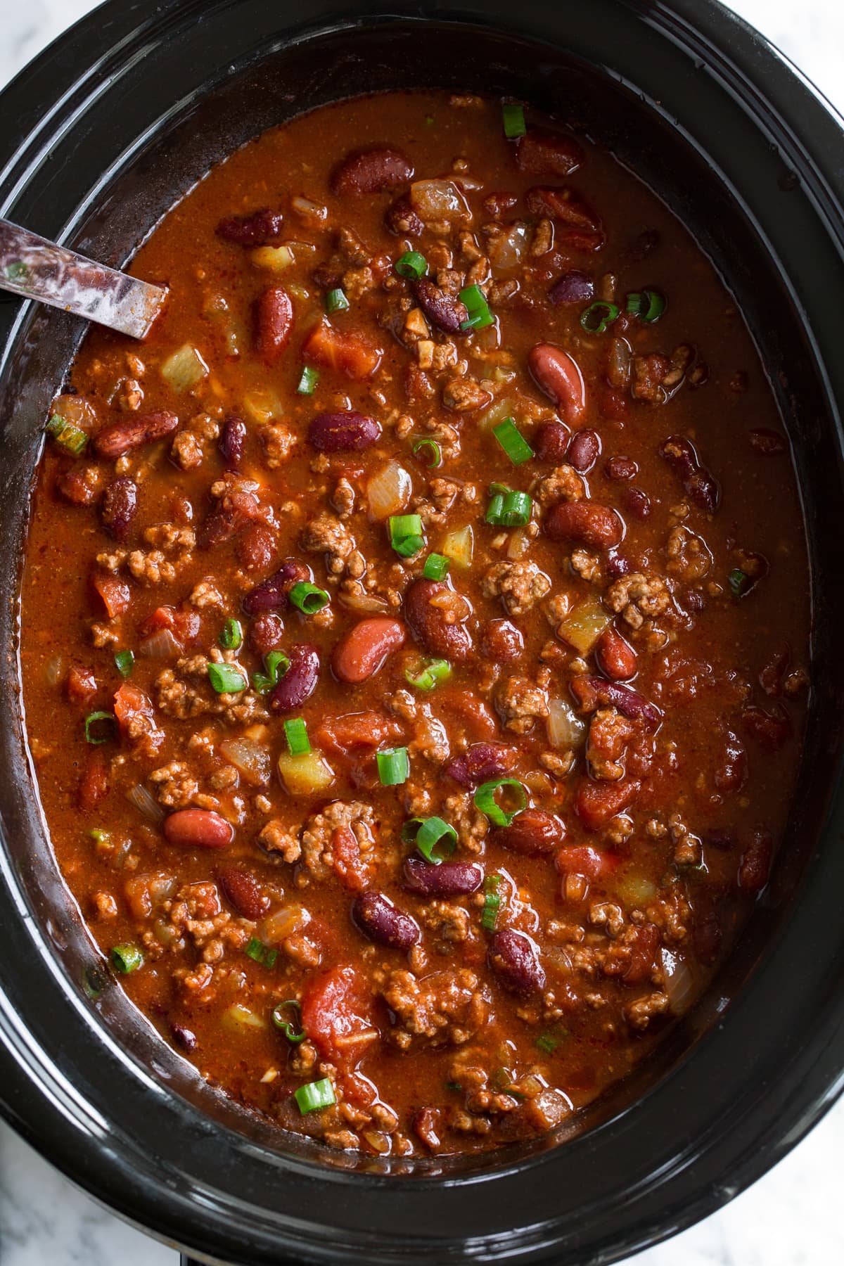 Easy Slow Cooker Chili: The Best Ever Recipe for Crowd-Pleasing Flavor